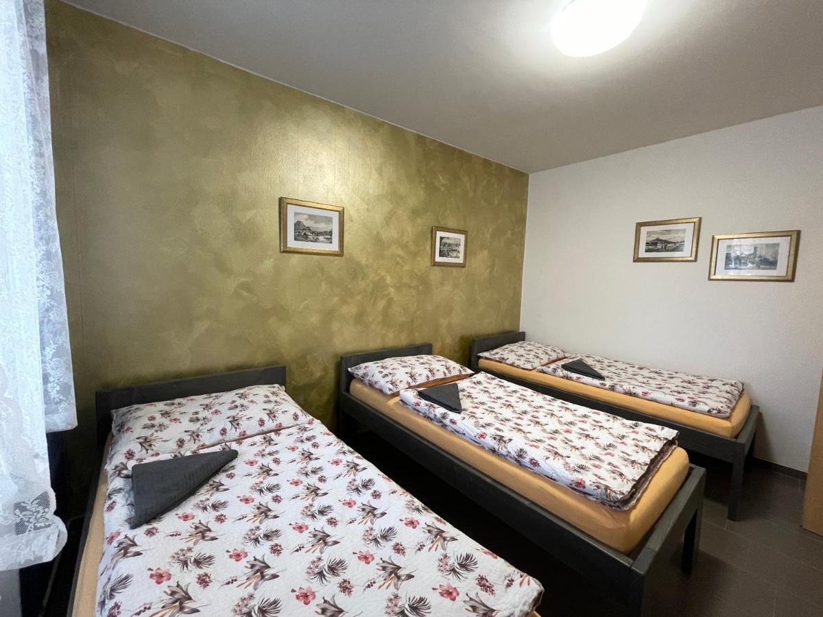 Cetnicka Stanice Hluboka Hluboká nad Vltavou Kültér fotó