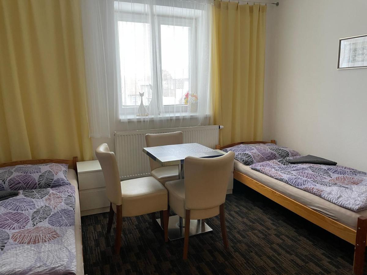 Cetnicka Stanice Hluboka Hluboká nad Vltavou Kültér fotó