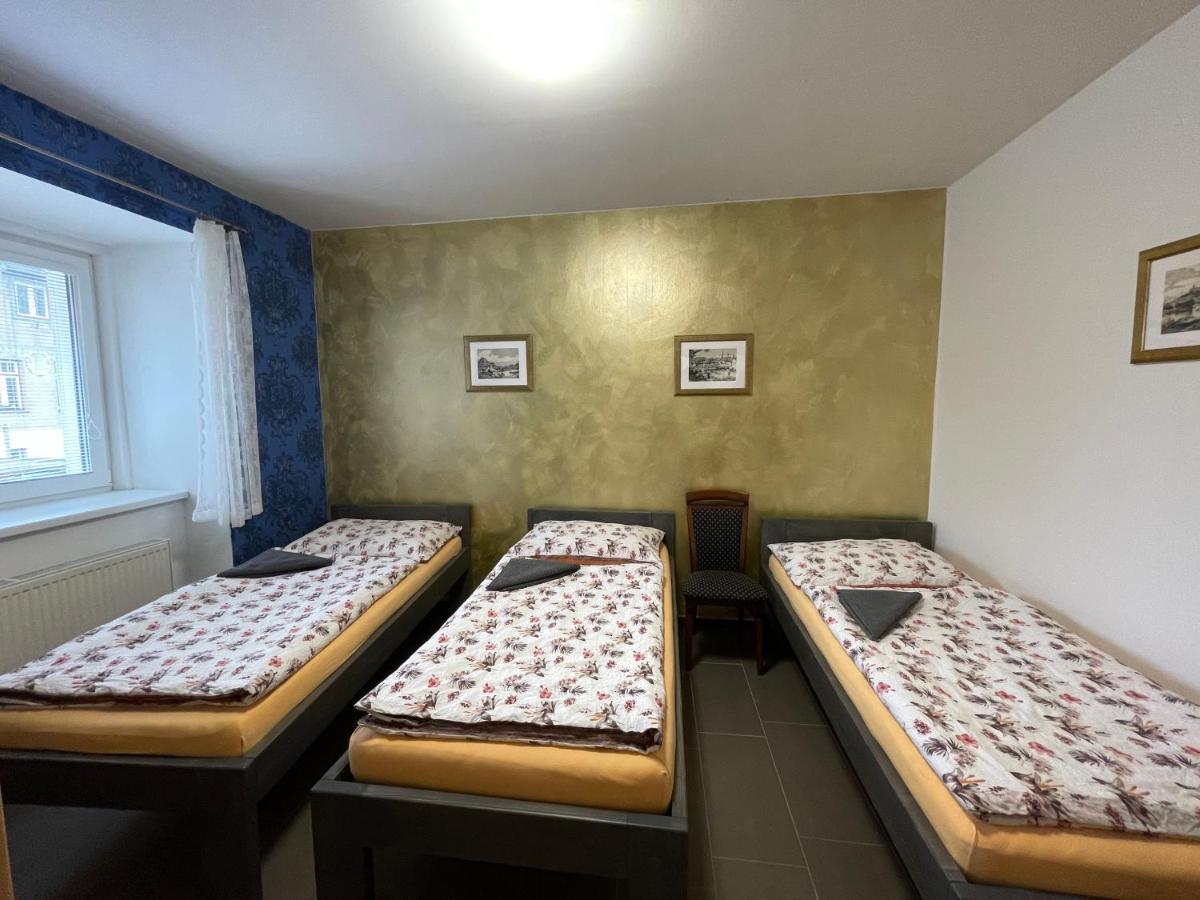 Cetnicka Stanice Hluboka Hluboká nad Vltavou Kültér fotó